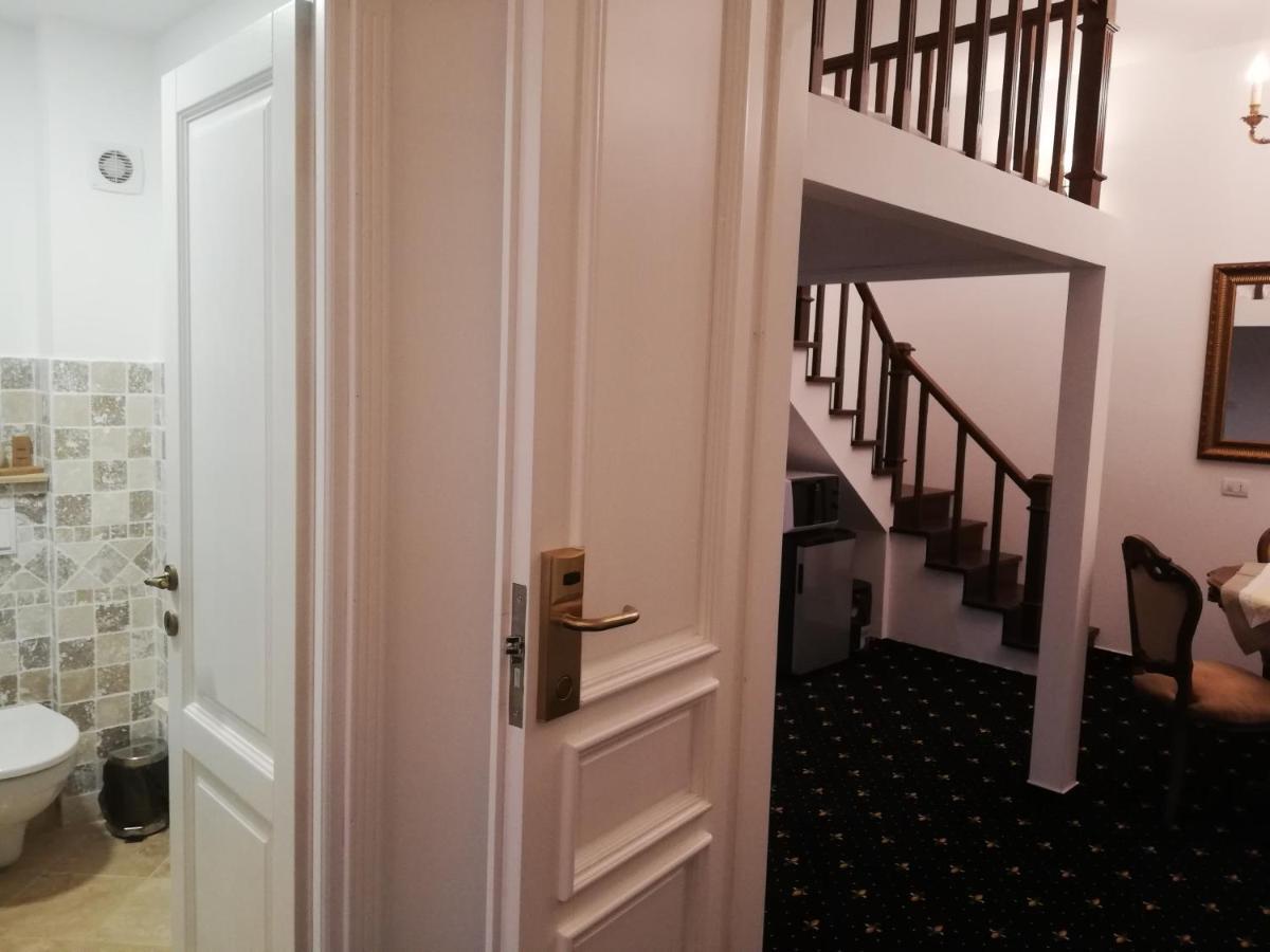 Weiss Little Palace Braşov Exterior foto
